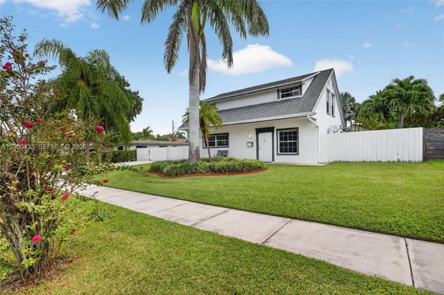 18211 SW 95th Ct, Palmetto Bay FL 33157 - Palmetto Bay, FL - Photo 3