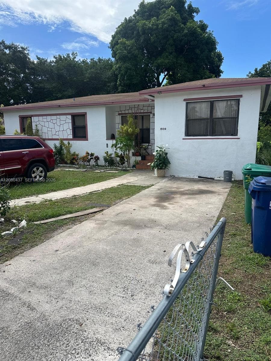 1500 NE 150th St, Miami FL 33161 - Miami, FL - Photo 1