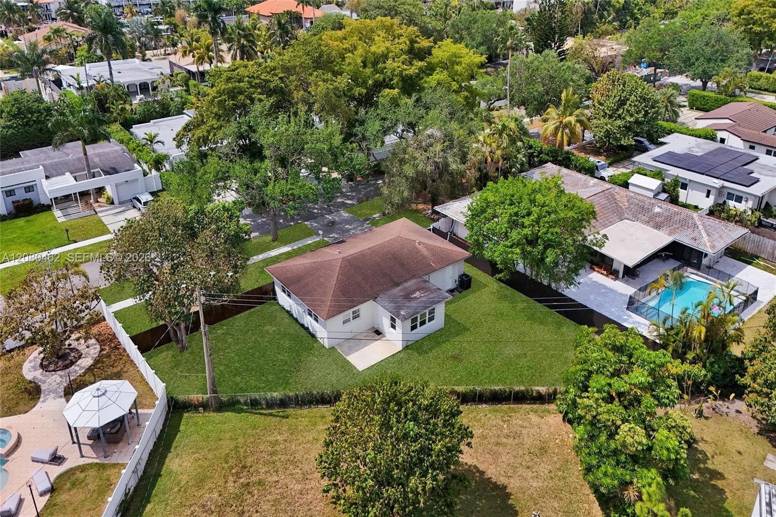 2125 Alamanda Dr, North Miami FL 33181