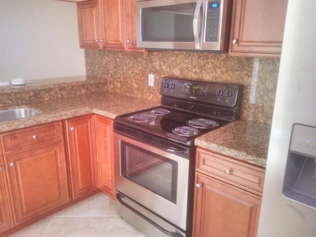 3710 Whitehall Drive # 103, West Palm Beach FL 33401 - West Palm Beach, FL - Photo 2