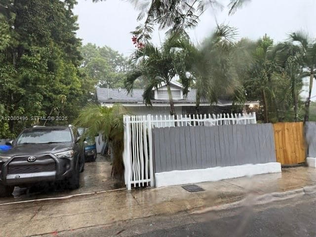 812 NW 29th Ter, Miami FL 33127 - Miami, FL - Photo 2
