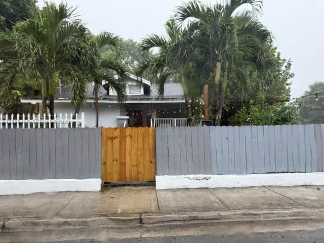812 NW 29th Ter, Miami FL 33127 - Miami, FL - Photo 4