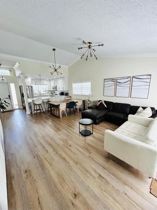 7342 NW 38th Pl, Coral Springs FL 33065 - Coral Springs, FL - Photo 7