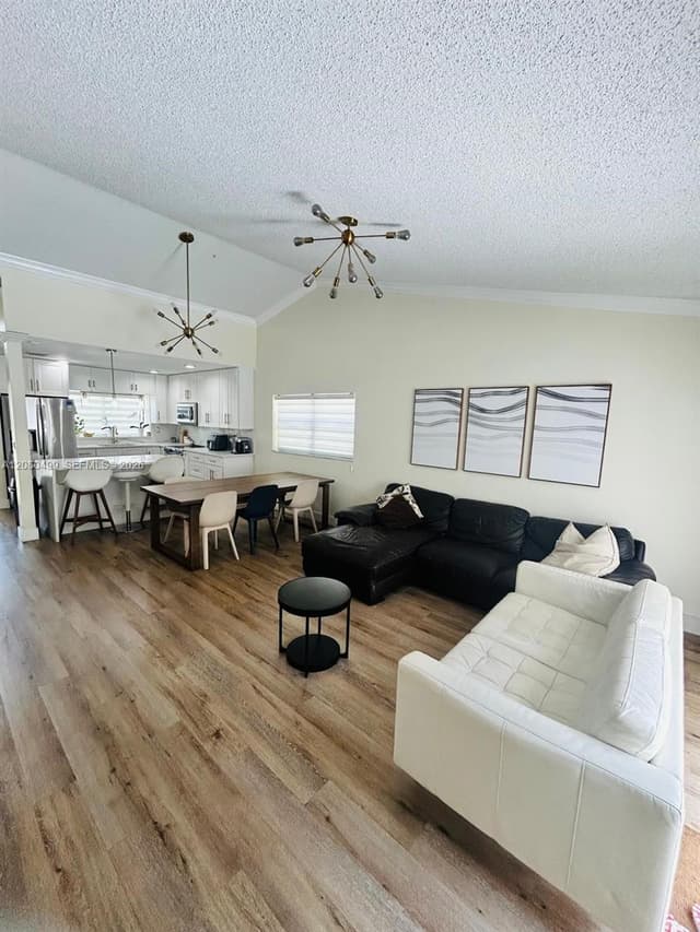 7342 NW 38th Pl, Coral Springs FL 33065 - Coral Springs, FL - Photo 4