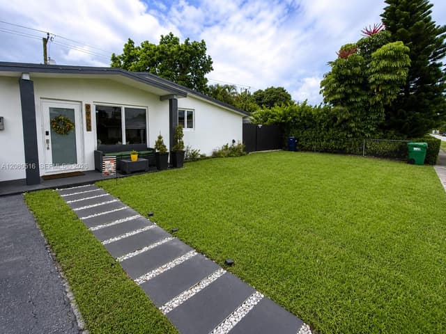 9900 SW 87th St, Miami FL 33173 - Miami, FL - Photo 2