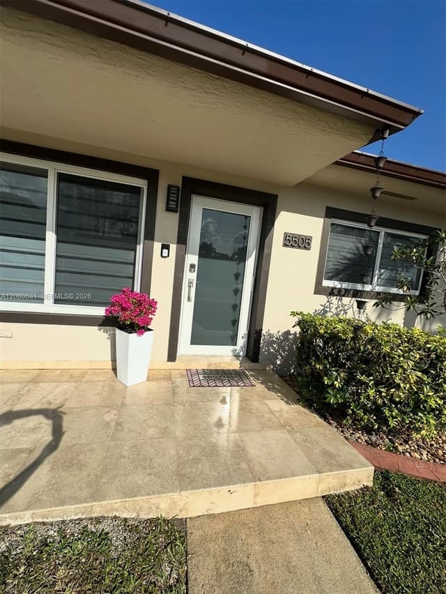 5505 W 14th Ln, Hialeah FL 33012 - Hialeah, FL - Photo 3