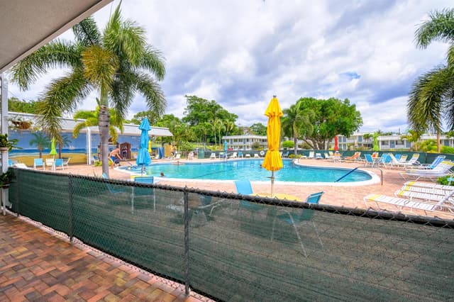 2840 Lake Osborne Drive # 111, Lake Worth FL 33461 - Lake Worth, FL - Photo 4
