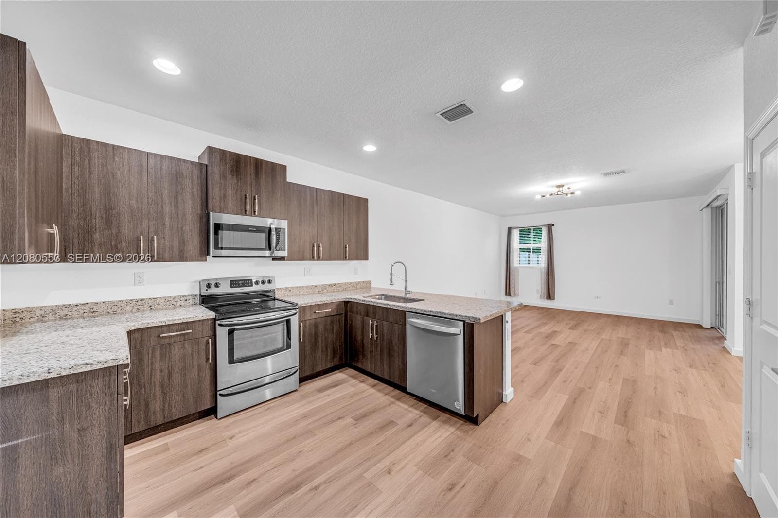 1426 SE 24th Ter, Homestead FL 33035 - Homestead, FL - Photo 1