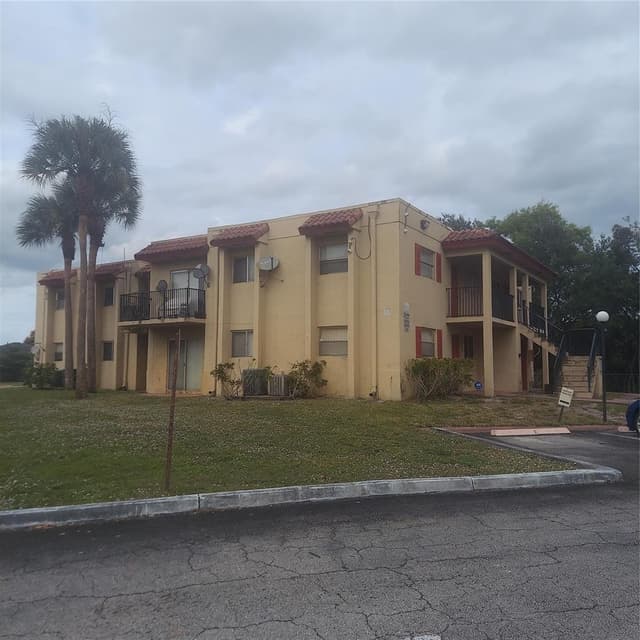 1710 NW 56TH Avenue # 1710, Lauderhill FL 33313 - Lauderhill, FL - Photo 5
