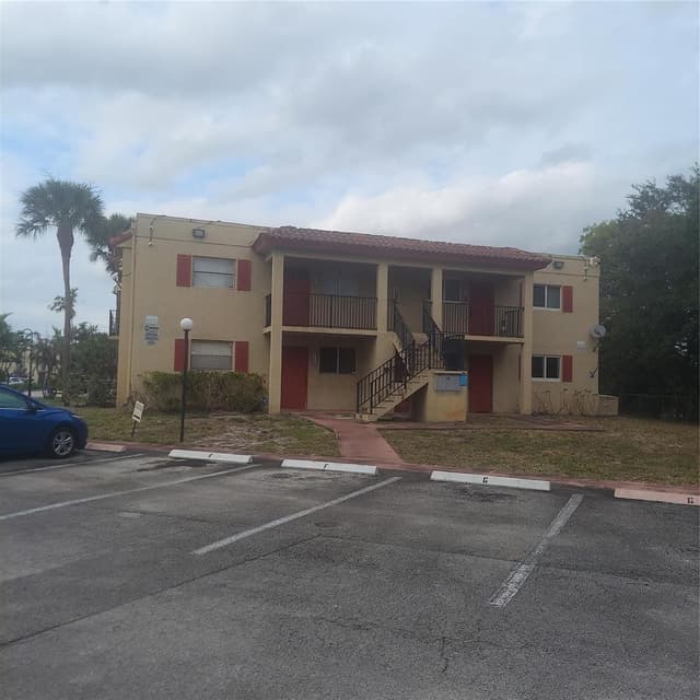 1710 NW 56TH Avenue # 1710, Lauderhill FL 33313 - Lauderhill, FL - Photo 4