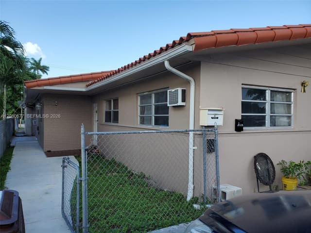 36 W 37th St, Hialeah FL 33012 - Hialeah, FL - Photo 2