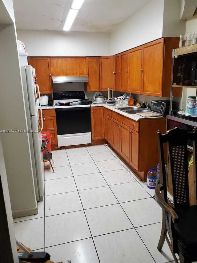 36 W 37th St, Hialeah FL 33012 - Hialeah, FL - Photo 5