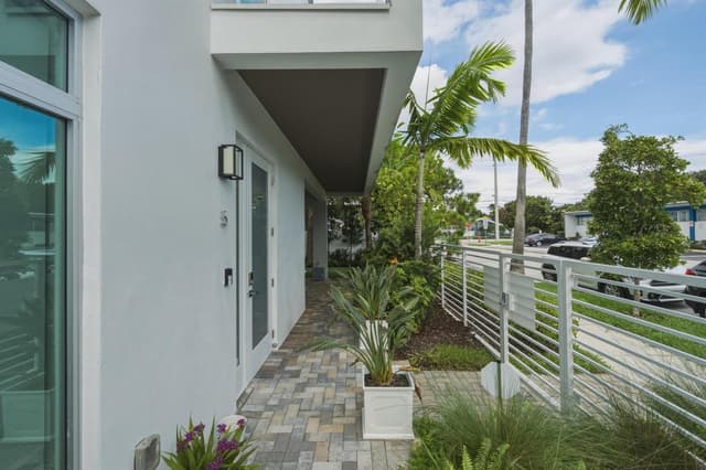 5 SE 11th Avenue, Fort Lauderdale FL 33301 - Fort Lauderdale, FL - Photo 2