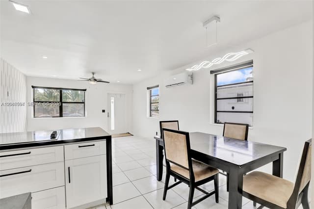 941 NE 155th Ter, North Miami Beach FL 33162 - North Miami Beach, FL - Photo 5
