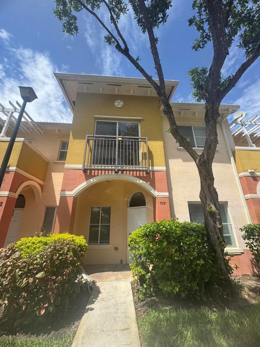 703 N SANTA CATALINA Circle # 703, North Lauderdale FL 33068