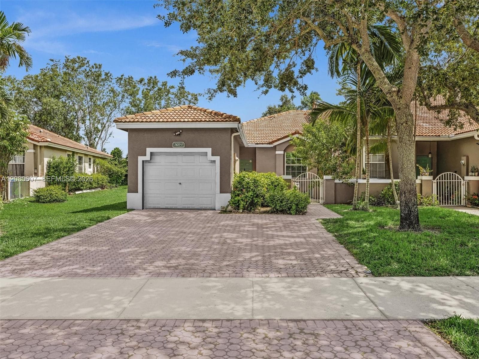 7420 S Aragon Blvd # 1, Sunrise FL 33313