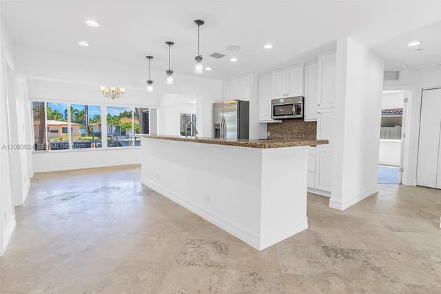 2273 SE 14th St, Pompano Beach FL 33062 - Pompano Beach, FL - Photo 3