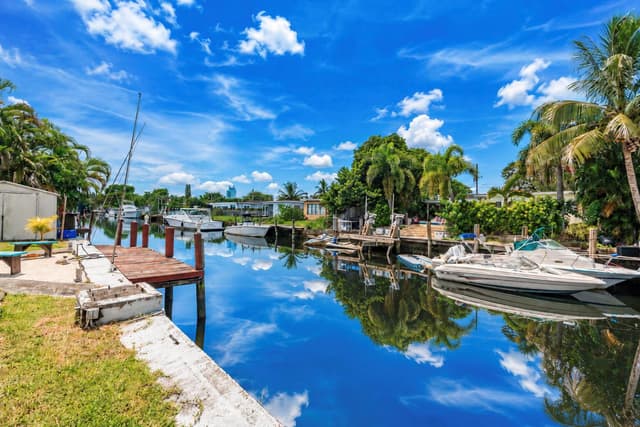 4521 SW 42ND Terrace, Dania Beach FL 33314 - Dania Beach, FL - Photo 2