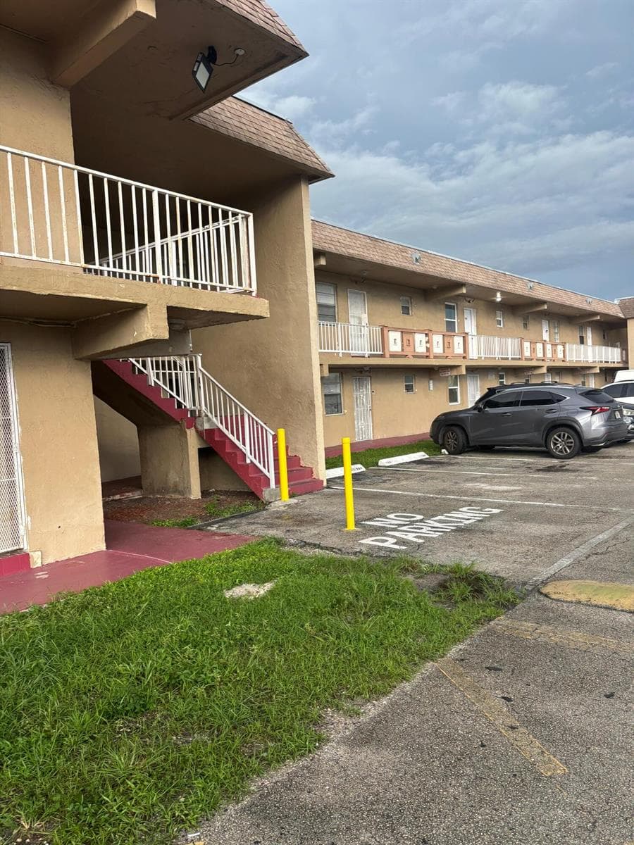 301 NW 177TH Street # 128, Miami Gardens FL 33169 - Miami Gardens, FL - Photo 1