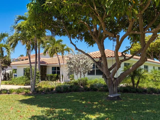 1584 Blue Water Terrace N, Pompano Beach FL 33062 - Pompano Beach, FL - Photo 2