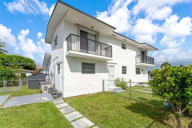 3200 SW 88th Pl, Miami FL 33165 - Miami, FL - Photo 2