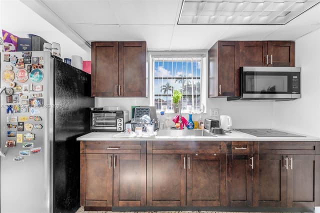 3200 SW 88th Pl, Miami FL 33165 - Miami, FL - Photo 5