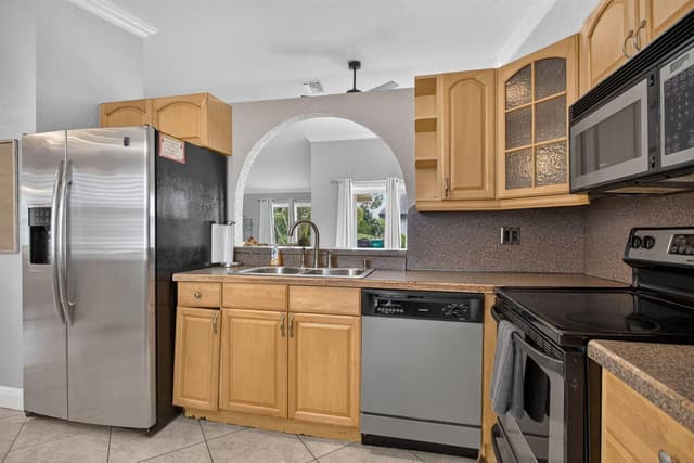 7516 NW 88th Terrace, Tamarac FL 33321 - Tamarac, FL - Photo 5