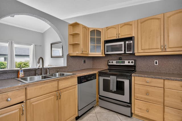 7516 NW 88th Terrace, Tamarac FL 33321 - Tamarac, FL - Photo 4