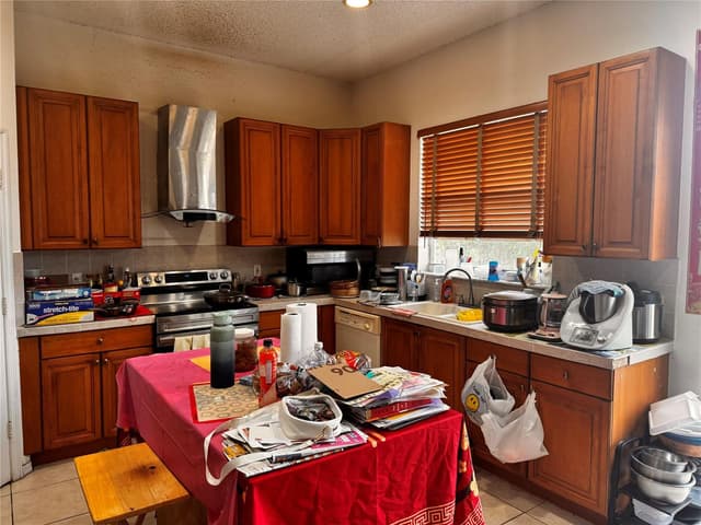1820 NW 78th Avenue, Pembroke Pines FL 33024 - Pembroke Pines, FL - Photo 6