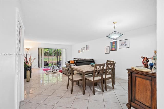 197 Lakeview Dr # 102, Weston FL 33326 - Weston, FL - Photo 7