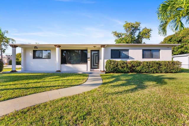 651 Foresteria Drive, Lake Park FL 33403 - Lake Park, FL - Photo 2