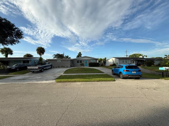4400 APPLECREST Drive, Palm Beach Gardens FL 33410 - Palm Beach Gardens, FL - Photo 2