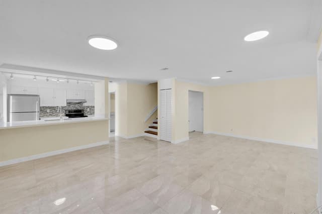 4206 NW 114th Terrace # 06, Coral Springs FL 33065 - Coral Springs, FL - Photo 2