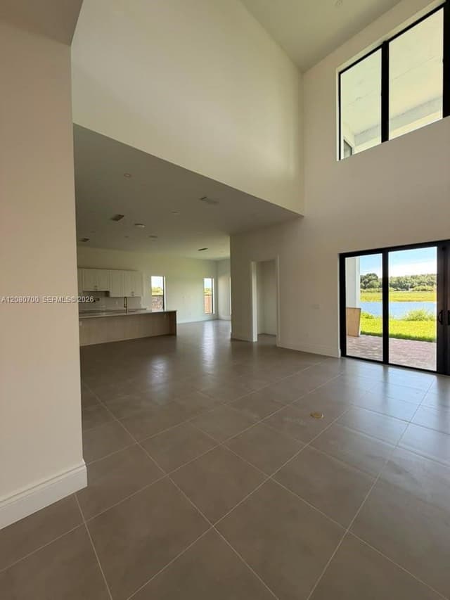 8540 NW 160th Terrace, Miami Lakes FL 33016 - Miami Lakes, FL - Photo 2