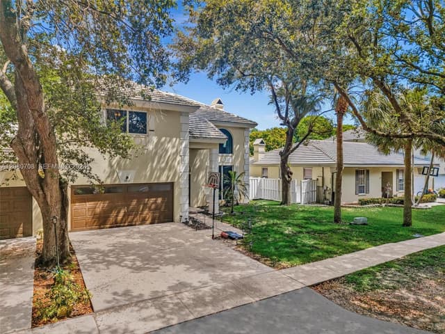 10301 Panama St, Cooper City FL 33026 - Cooper City, FL - Photo 2
