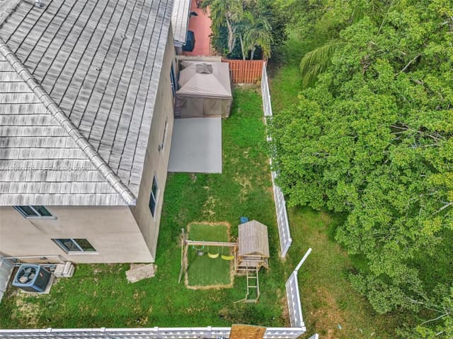 10301 Panama St, Cooper City FL 33026 - Cooper City, FL - Photo 3