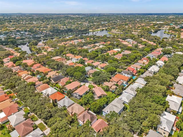 10301 Panama St, Cooper City FL 33026 - Cooper City, FL - Photo 5