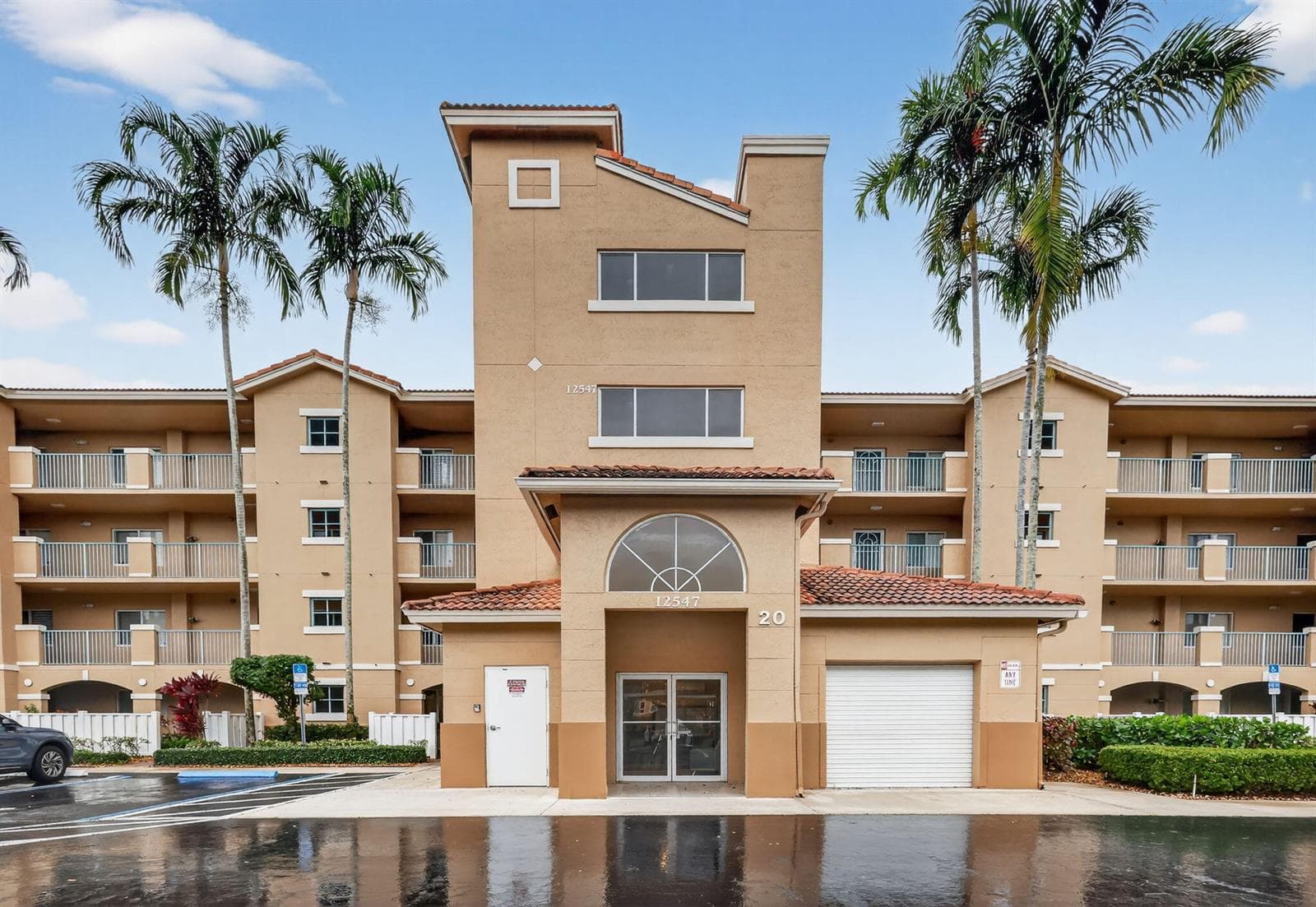 12547 Imperial Isle Drive # 204, Boynton Beach FL 33437 - Boynton Beach, FL - Photo 1