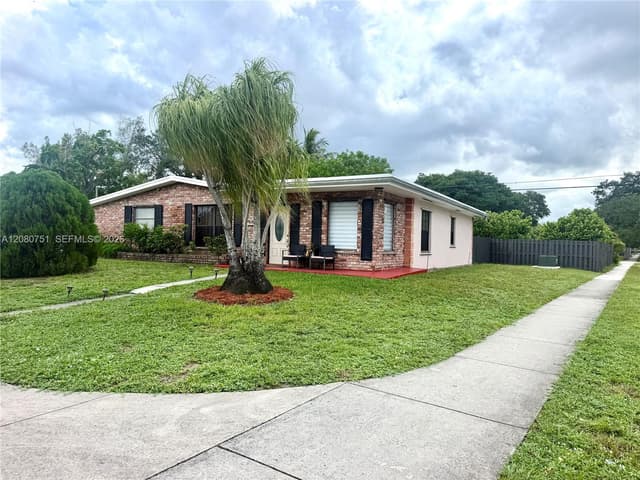 3851 SW 59th Ter, Davie FL 33314 - Davie, FL - Photo 3