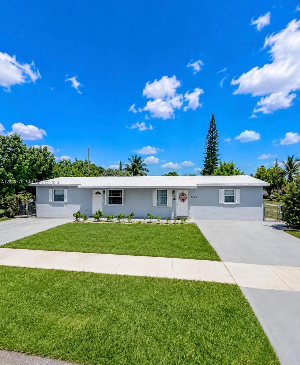 5901 Garfield St, Hollywood FL 33021