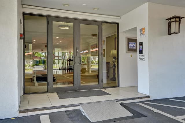 2500 NE 48TH Lane # 606, Fort Lauderdale FL 33308 - Fort Lauderdale, FL - Photo 4