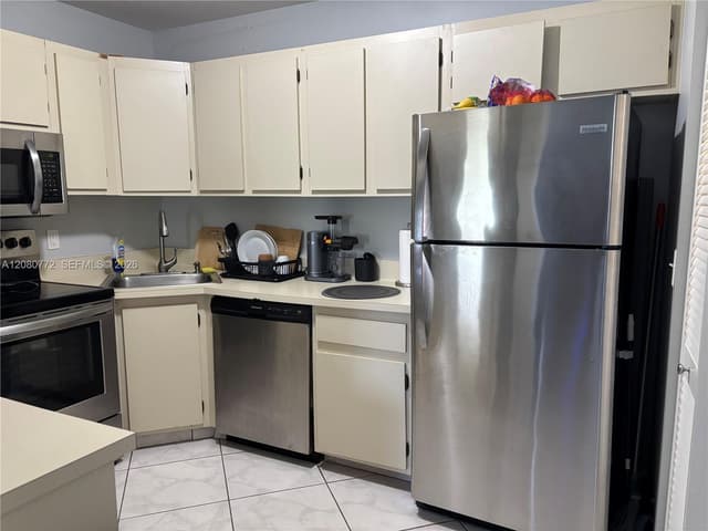 718 Sunny Pine Way # F2, Green Acres FL 33415 - Green Acres, FL - Photo 3
