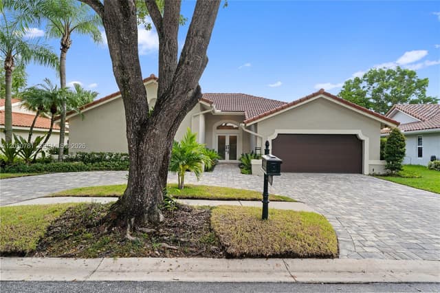 1900 Lakeshore Dr, Weston FL 33326 - Weston, FL - Photo 2
