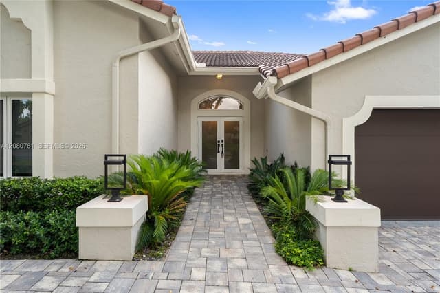 1900 Lakeshore Dr, Weston FL 33326 - Weston, FL - Photo 3