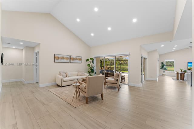 1900 Lakeshore Dr, Weston FL 33326 - Weston, FL - Photo 5