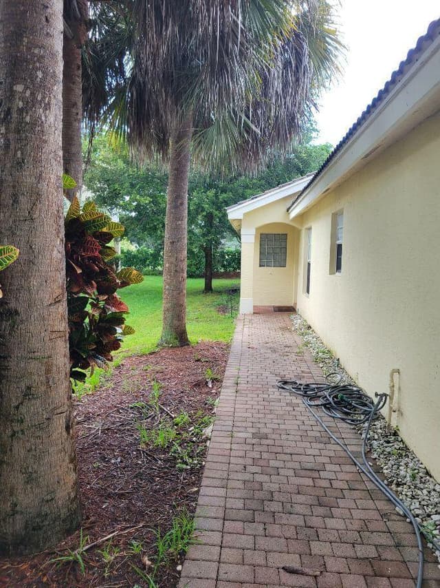 638 PEPPERGRASS Run, Royal Palm Beach FL 33411 - Royal Palm Beach, FL - Photo 2
