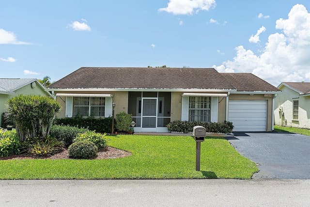 7184 PINE MANOR Drive, Lake Worth FL 33467 - Lake Worth, FL - Photo 2