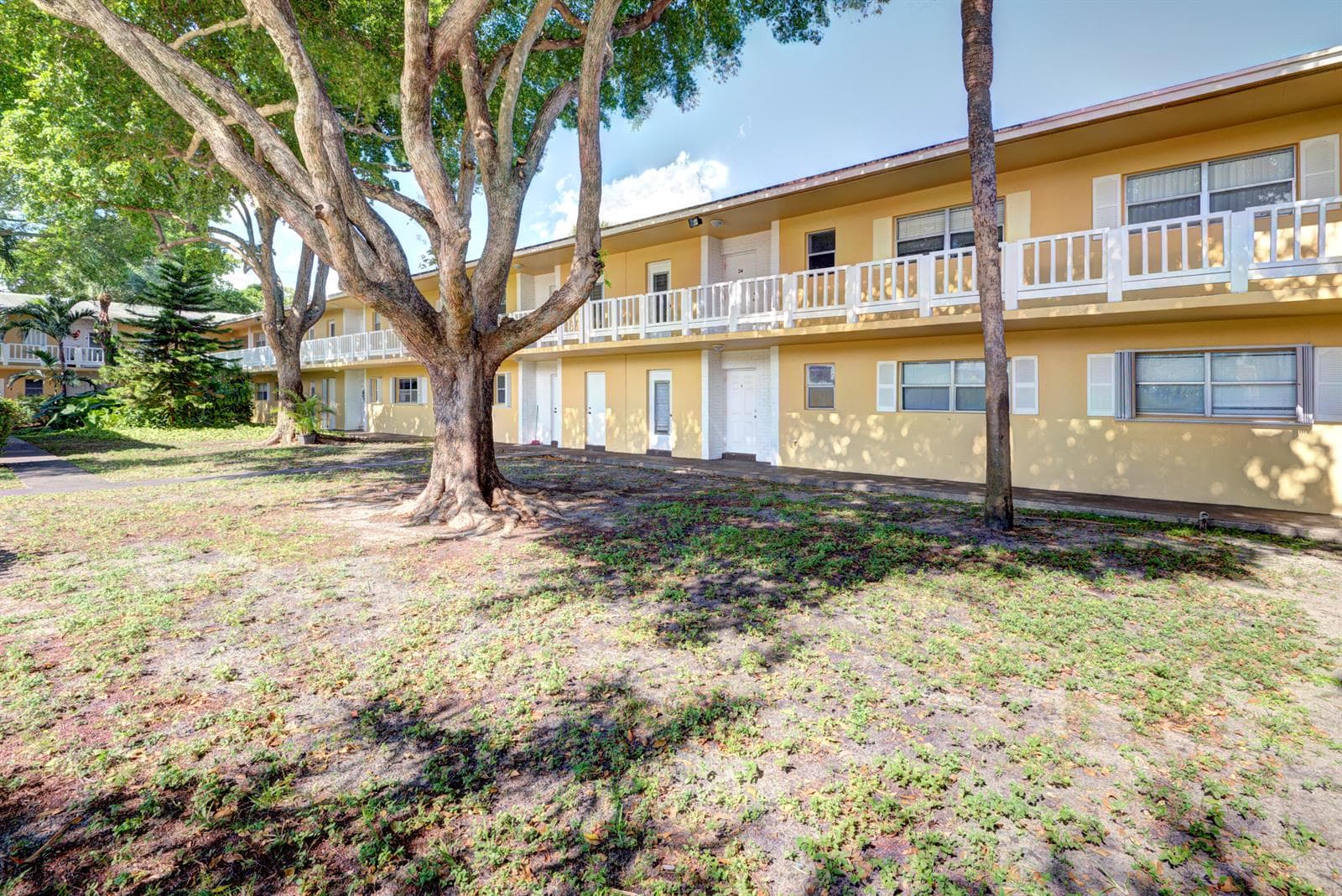 420 SE 2ND Avenue # 23, Deerfield Beach FL 33441 - Deerfield Beach, FL - Photo 1