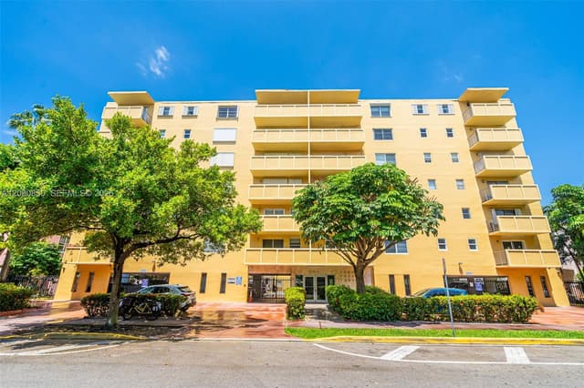 730 Pennsylvania Ave # 705, Miami Beach FL 33139 - Miami Beach, FL - Photo 2