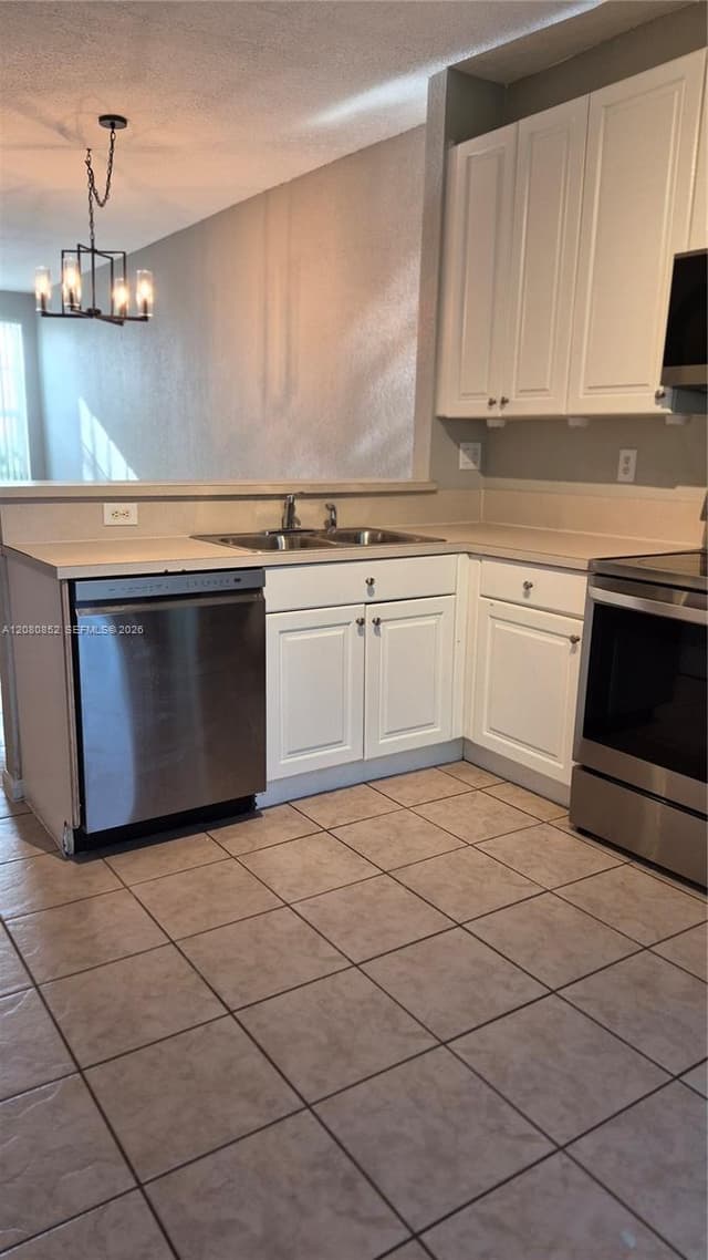 1908 NW 79th Way, Pembroke Pines FL 33024 - Pembroke Pines, FL - Photo 7